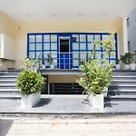 Townhouse Meera Bagh